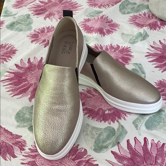 naturalizer yola platform sneakers